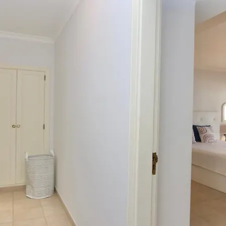 Mediterraneo 2ºb - Cd 318, Cleverdetails - Sleeps 2 Adults And 1 Child * Vilamoura