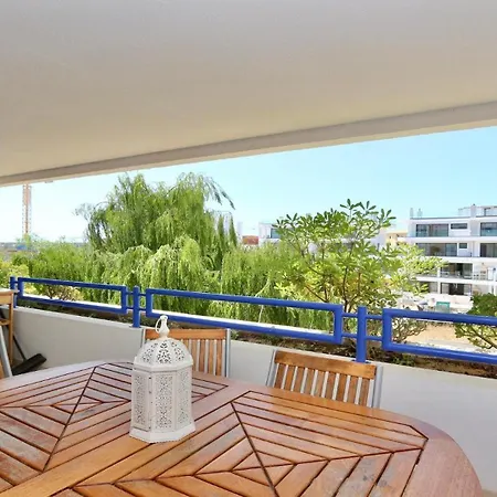 Apartment Mediterraneo 2ºb - Cd 318, Cleverdetails - Sleeps 2 Adults And 1 Child