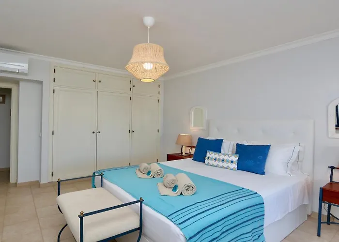 Mediterraneo 2ºb - Cd 318, Cleverdetails - Sleeps 2 Adults And 1 Child