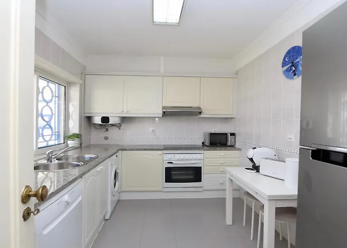 Mediterraneo 2ºb - Cd 318, Cleverdetails - Sleeps 2 Adults And 1 Child * Vilamoura
