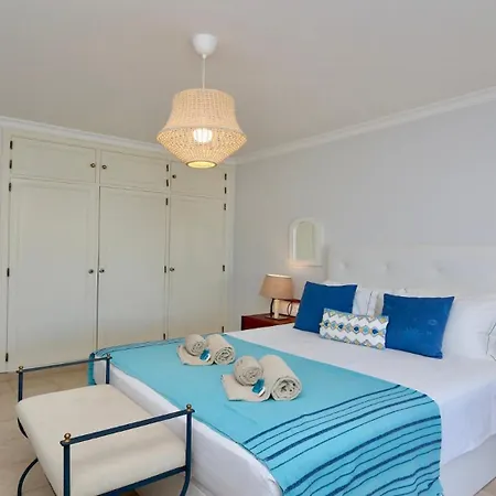 Mediterraneo 2ºb - Cd 318, Cleverdetails - Sleeps 2 Adults&1 Child